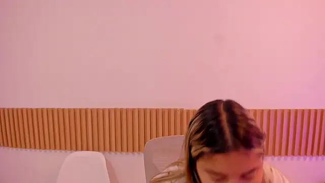 Snapshot of OliviaSweett chatting on 04.28.26 OliviaSweett online show from 04.28.26