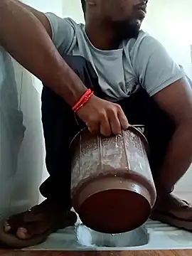 Snapshot of monubigcoock chatting on 11.17.25 monubigcoock online show from 11.17.25