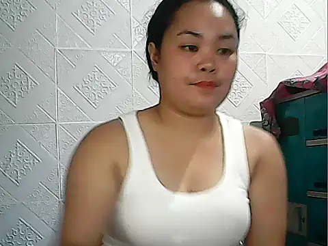 Snapshot of CreamyPussy4uxx chatting on 01.19.26 CreamyPussy4uxx online show from 01.19.26