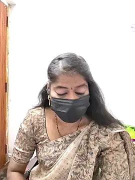 Snapshot of tamil_Sigappu_Roja chatting on 11.04.25 tamil Sigappu Roja online show from 11.04.25