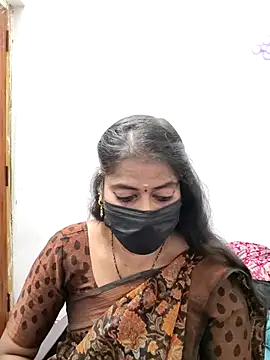 Snapshot of tamil_Sigappu_Roja chatting on 12.19.25 tamil Sigappu Roja online show from 12.19.25