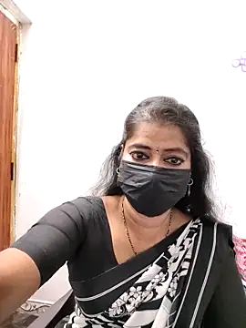 Snapshot of tamil_Sigappu_Roja chatting on 12.22.25 tamil Sigappu Roja online show from 12.22.25