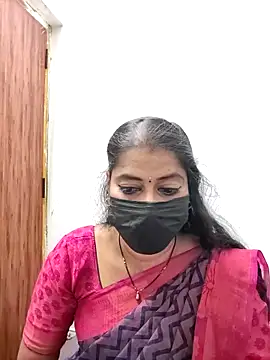 Snapshot of tamil_Sigappu_Roja chatting on 02.18.26 tamil Sigappu Roja online show from 02.18.26