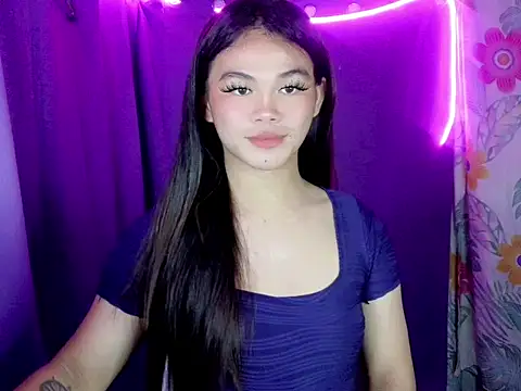 Snapshot of caramiya chatting on 05.28.26 caramiya online show from 05.28.26