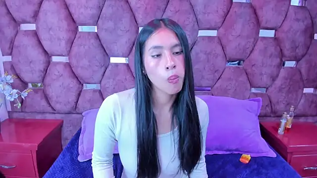 Miaa Davis  online show from 12.18.25