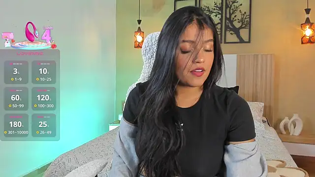 Snapshot of Camila_Bustamante chatting on 10.07.25 Camila Bustamante online show from 10.07.25
