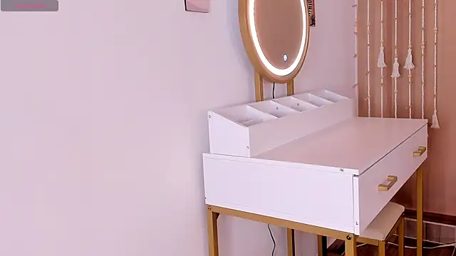 Snapshot of Camila_Bustamante chatting on 02.20.26 Camila Bustamante online show from 02.20.26