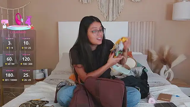 Snapshot of Camila_Bustamante chatting on 03.04.26 Camila Bustamante online show from 03.04.26