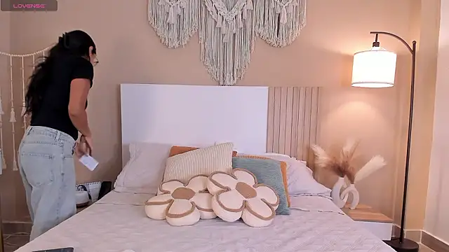 Snapshot of Camila_Bustamante chatting on 03.17.26 Camila Bustamante online show from 03.17.26