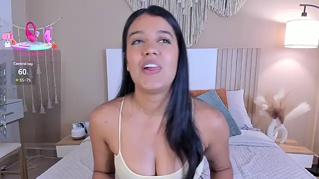 Snapshot of Camila_Bustamante chatting on 03.19.26 Camila Bustamante online show from 03.19.26