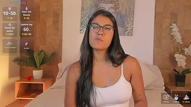 Snapshot of Camila_Bustamante chatting on 04.13.26 Camila Bustamante online show from 04.13.26