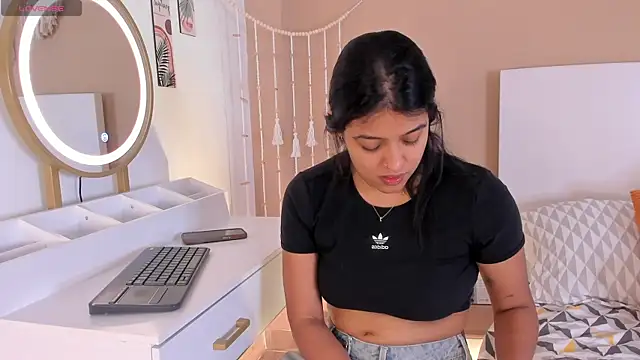 Snapshot of Camila_Bustamante chatting on 07.04.26 Camila Bustamante online show from 07.04.26