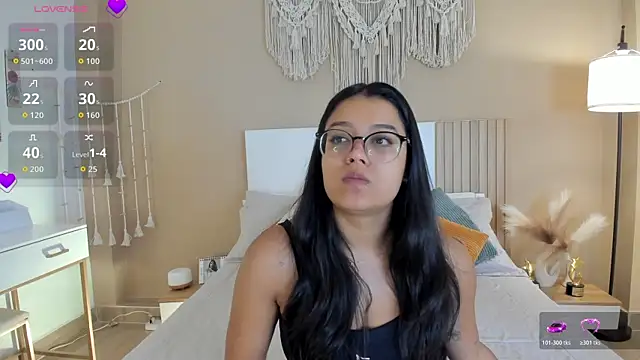 Snapshot of Camila_Bustamante chatting on 07.23.26 Camila Bustamante online show from 07.23.26