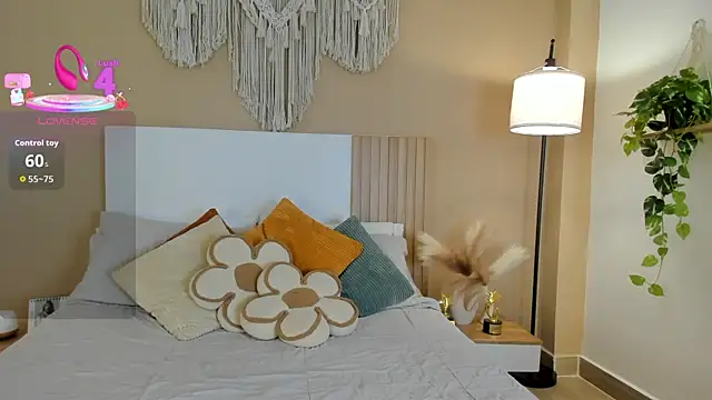 Snapshot of Camila_Bustamante chatting on 07.28.26 Camila Bustamante online show from 07.28.26