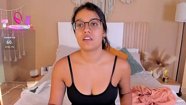 Snapshot of Camila_Bustamante chatting on 07.28.26 Camila Bustamante online show from 07.28.26