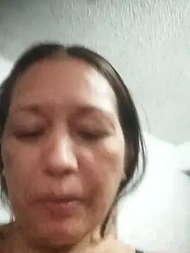 Snapshot of marinita13 chatting on 10.18.25 marinita13 online show from 10.18.25