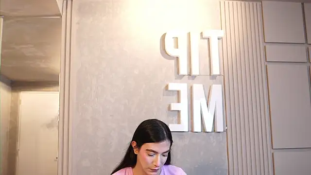 Ariaa Isabell online show from 04.27.26
