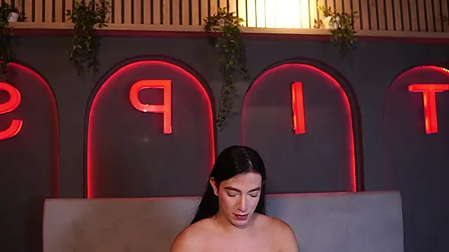 Ariaa Isabell online show from 05.14.26