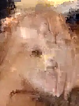 Snapshot of Theredcorazon chatting on 12.21.25 Theredcorazon online show from 12.21.25