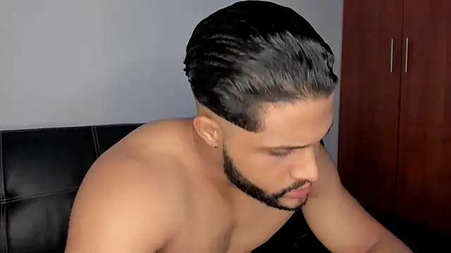 Snapshot of Pier_Simons chatting on 02.01.26 Pier Simons online show from 02.01.26