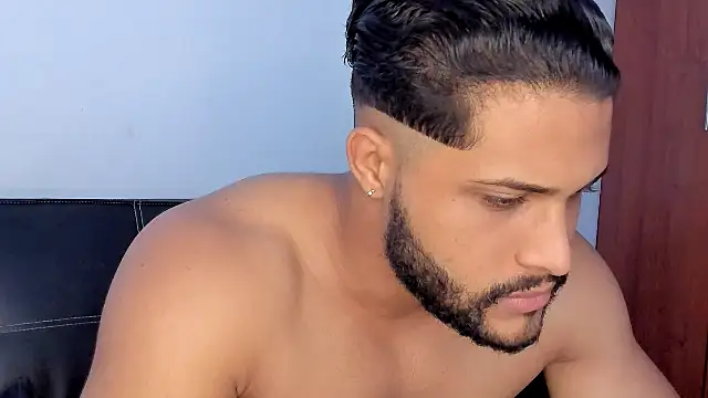 Snapshot of Pier_Simons chatting on 02.01.26 Pier Simons online show from 02.01.26