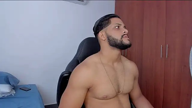 Snapshot of Pier_Simons chatting on 04.12.26 Pier Simons online show from 04.12.26