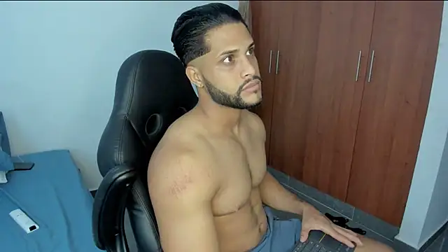 Snapshot of Pier_Simons chatting on 04.14.26 Pier Simons online show from 04.14.26