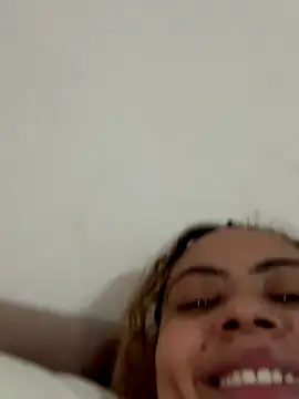 Snapshot of Chloe_Leaozinho chatting on 10.17.25 Chloe Leaozinho online show from 10.17.25