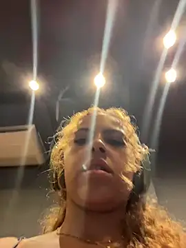 Chloe Leaozinho online show from 02.20.26