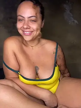 Chloe Leaozinho online show from 05.03.26