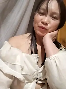 Snapshot of Tiyir597 chatting on 10.04.25 Tiyir597 online show from 10.04.25