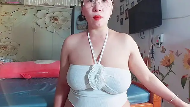 lyly asian online show from 04.22.26