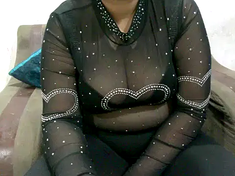 Snapshot of SCHorny_cherry chatting on 11.03.25 SCHorny cherry online show from 11.03.25