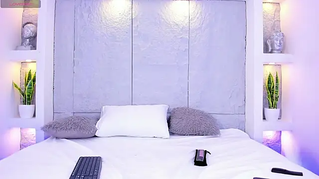 LovelyEyesx online show from 04.08.26