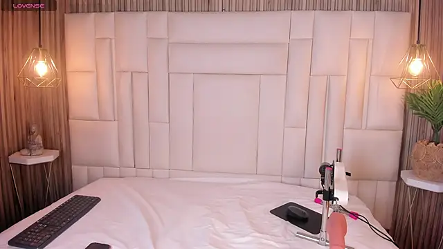 LovelyEyesx online show from 04.17.26