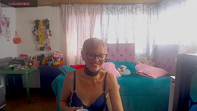 Snapshot of isabella-lips007 chatting on 07.24.26 isabella-lips007 online show from 07.24.26