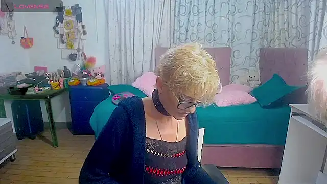 Snapshot of isabella-lips007 chatting on 07.26.26 isabella-lips007 online show from 07.26.26