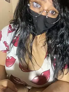 Snapshot of Nottella chatting on 11.10.25 Nottella online show from 11.10.25