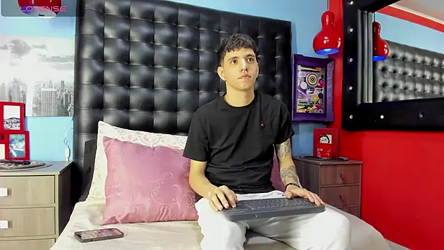 Matteo12  online show from 10.05.25