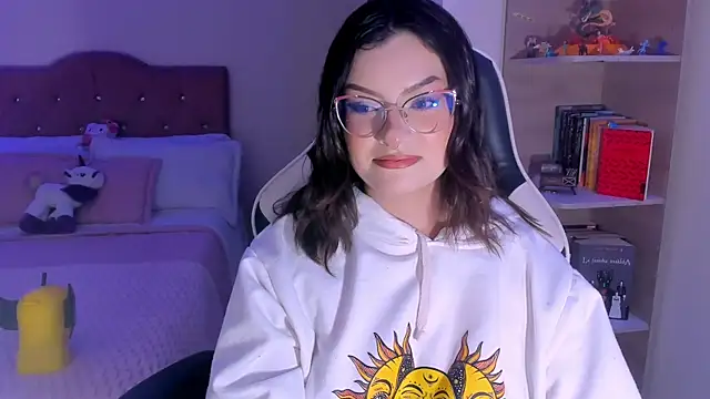 OphelianaRose33 online show from 01.05.26