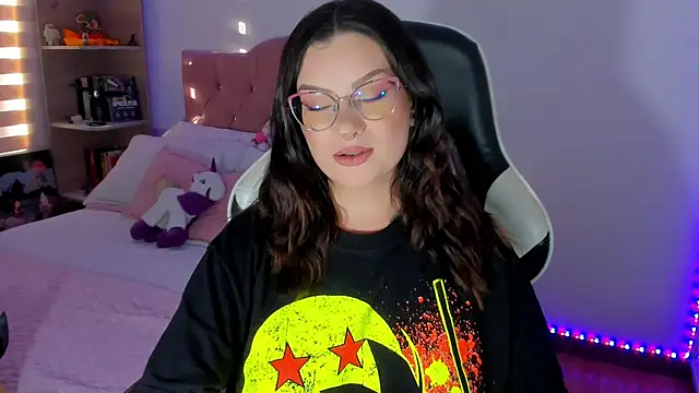 Snapshot of OphelianaRose33 chatting on 05.30.26 OphelianaRose33 online show from 05.30.26