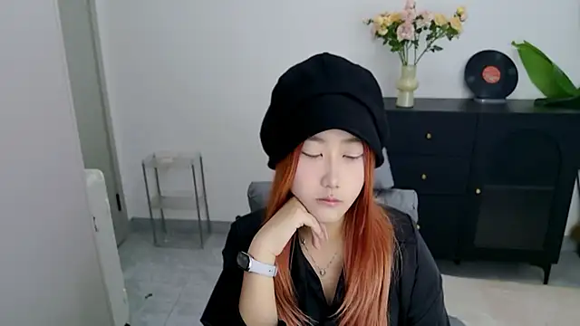 Snapshot of xiaouli chatting on 10.30.25 xiaouli online show from 10.30.25