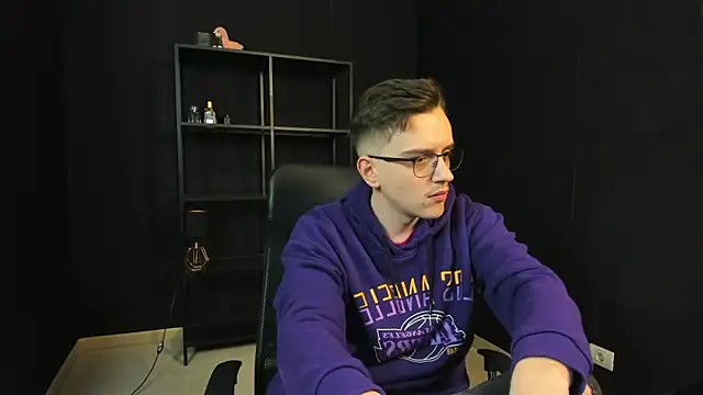 Snapshot of FelixStarkk chatting on 04.30.26 FelixStarkk online show from 04.30.26