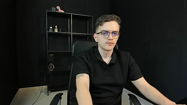 Snapshot of FelixStarkk chatting on 05.04.26 FelixStarkk online show from 05.04.26