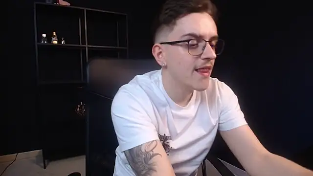 Snapshot of FelixStarkk chatting on 05.16.26 FelixStarkk online show from 05.16.26