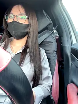 Linh 2004 online show from 10.08.25