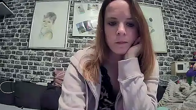 Snapshot of SexyMilf_37 chatting on 09.29.25 SexyMilf 37 online show from 09.29.25