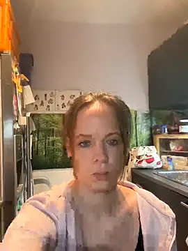 Snapshot of SexyMilf_37 chatting on 10.11.25 SexyMilf 37 online show from 10.11.25