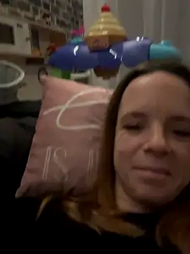 Snapshot of SexyMilf_37 chatting on 10.15.25 SexyMilf 37 online show from 10.15.25