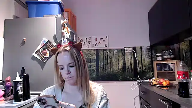 Snapshot of SexyMilf_37 chatting on 12.17.25 SexyMilf 37 online show from 12.17.25